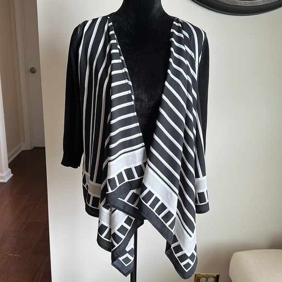 NEW York &  Co Lightweight Cardigan - Picture 9 of 9